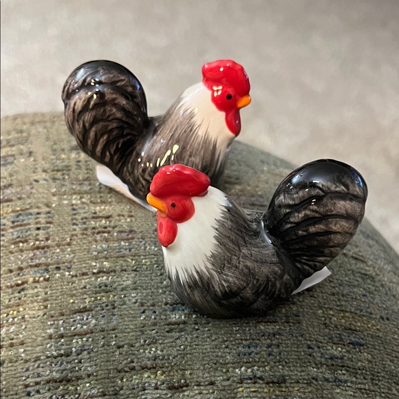 Ceramic Rooster Salt & Pepper Figurines - Picture 1 of 2